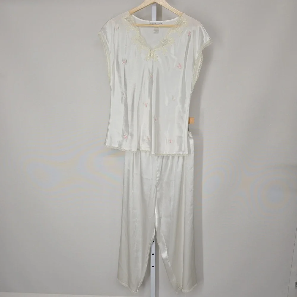 Morgan Taylor Intimates Ivory Satin Pajama Set Lace Trim Floral Embroidered L